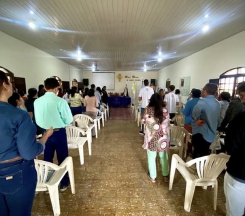 Momento de recolhimento durante retiro passado